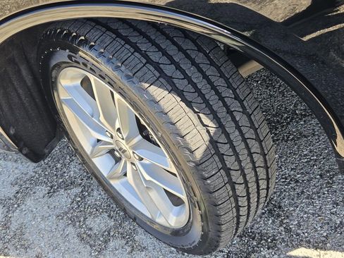Used 2024 Dodge Durango GT RWD image 32