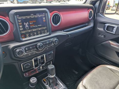 Used 2022 Jeep Gladiator Rubicon w/ LED Lighting Group AWD/4WD image 19
