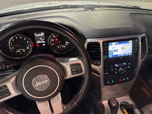 Used 2011 Jeep Grand Cherokee 70th Anniversary image 10