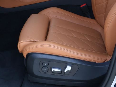 Used 2024 BMW X5 xDrive40i w/ Premium Package image 15