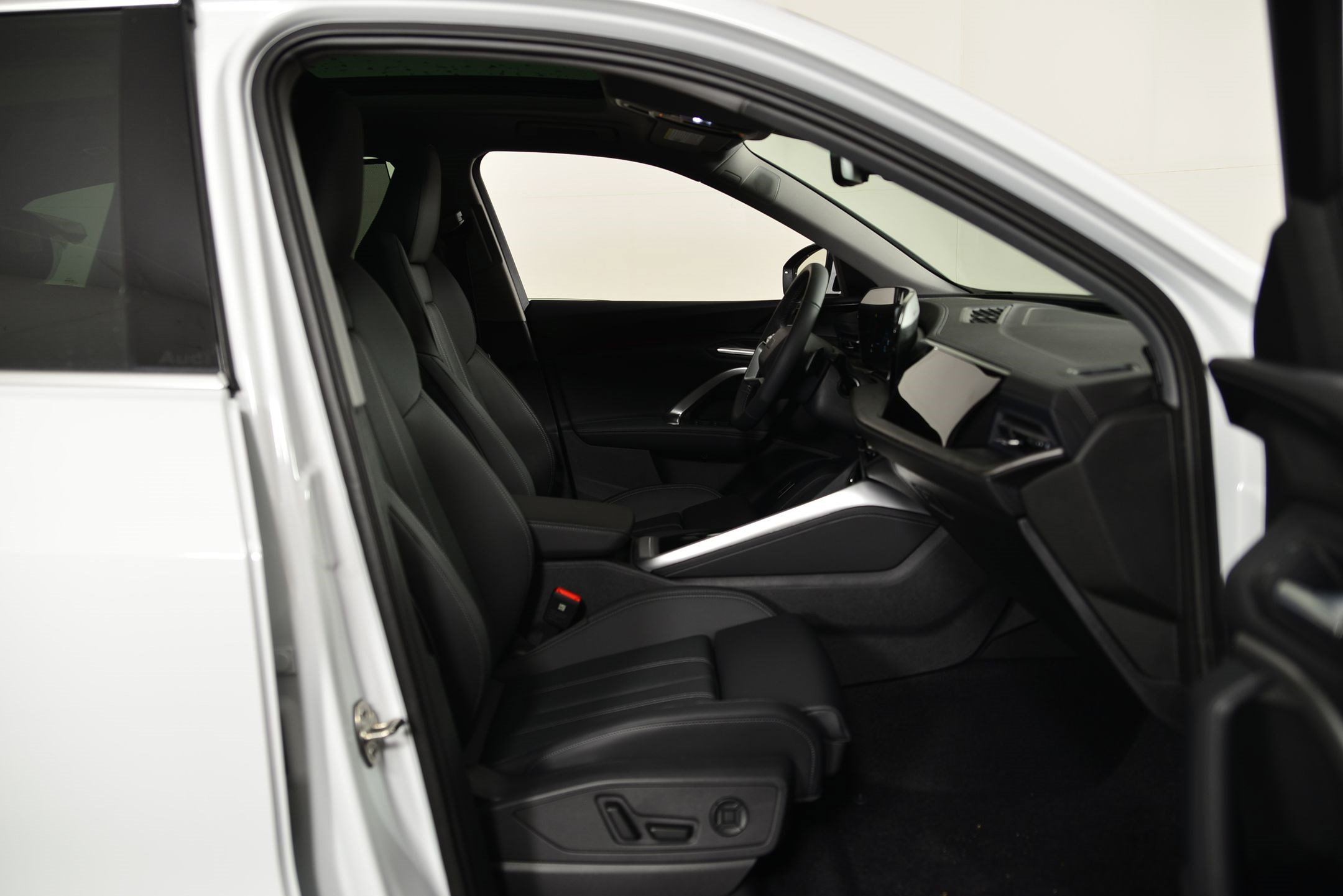 New 2025 Audi Q5 Premium Plus AWD/4WD image 16