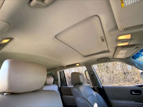 Used 2017 Nissan Armada Platinum image 13