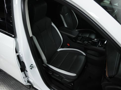 Used 2025 Buick Envision Sport Touring image 18