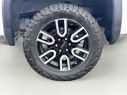 Used 2023 GMC Sierra 1500 AT4 w/ AT4 Preferred Package AWD/4WD image 30