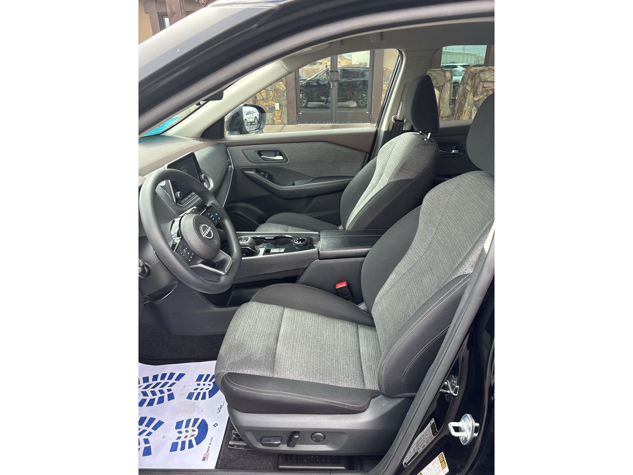 Used 2023 Nissan Rogue SV AWD/4WD image 9
