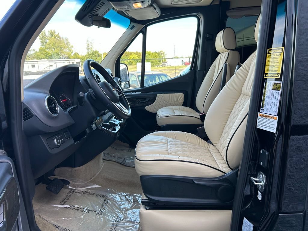 Used 2020 Mercedes-Benz Sprinter 3500 image 21