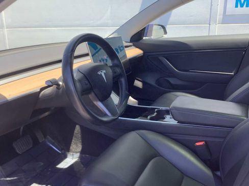 Used 2018 Tesla Model 3 Mid Range RWD image 3