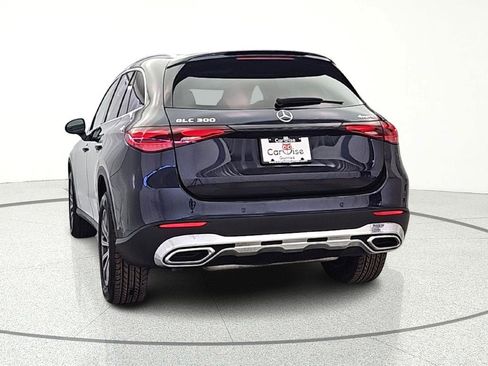 Used 2024 Mercedes-Benz GLC 300 4MATIC w/ Advanced USB Package image 8