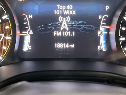 Used 2023 Jeep Compass Latitude AWD/4WD image 10