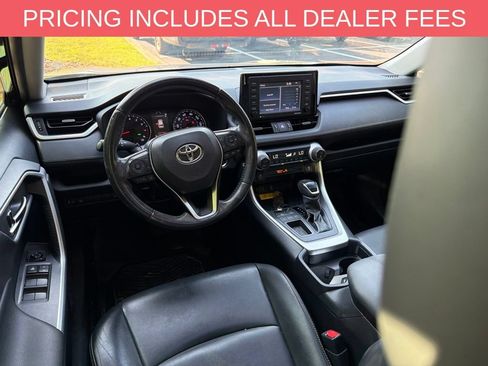 Used 2020 Toyota RAV4 XLE Premium FWD image 8