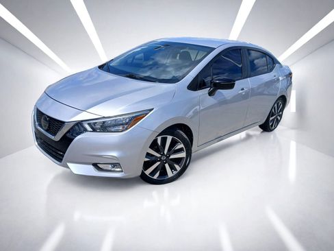 Used 2020 Nissan Versa SR w/ Convenience Package FWD image 2