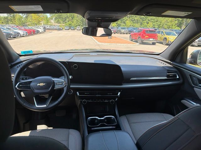 Used 2024 Chevrolet Traverse LT w/ LPO, Floor Liner Package FWD image 12
