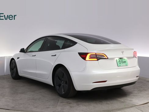 Used 2023 Tesla Model 3 Standard Range RWD image 17
