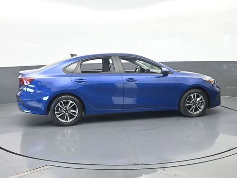 Used 2023 Kia Forte LXS FWD image 7