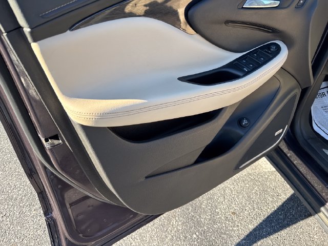 Used 2017 Buick Envision Premium AWD/4WD image 11