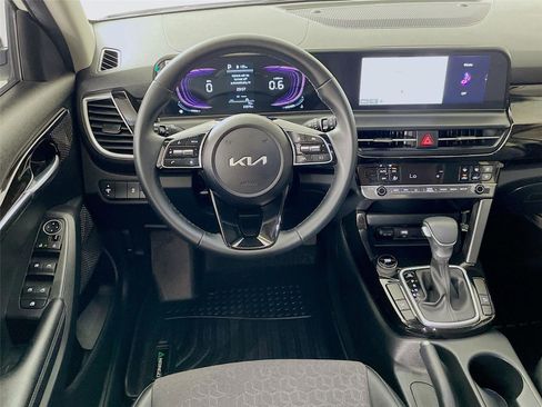 Certified 2025 Kia Seltos S FWD image 26