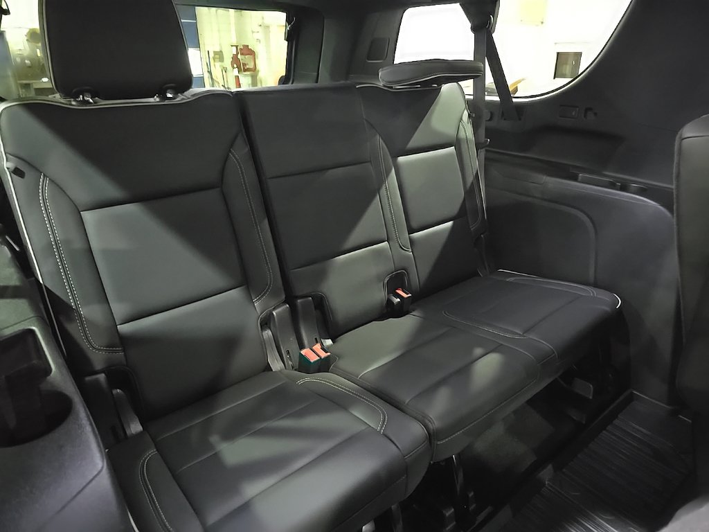 Used 2022 GMC Yukon XL SLT w/ SLT Premium Package AWD/4WD image 13