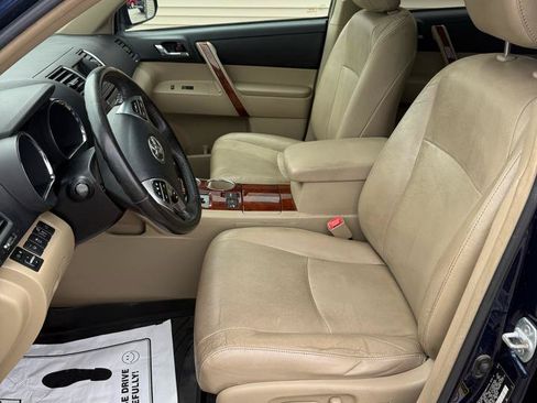 Used 2012 Toyota Highlander Limited w/ Tow Pkg AWD/4WD image 9
