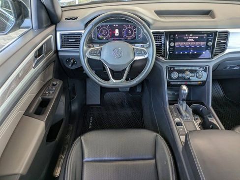 Used 2022 Volkswagen Atlas Cross Sport SE image 14