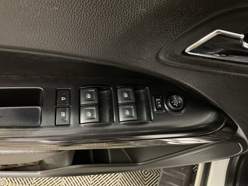 Used 2015 GMC Canyon SLE AWD/4WD image 18