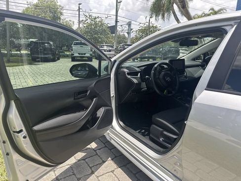 Used 2024 Toyota Corolla LE FWD image 22