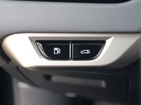 Used 2025 Lexus RX 450h AWD w/ Convenience Package image 16