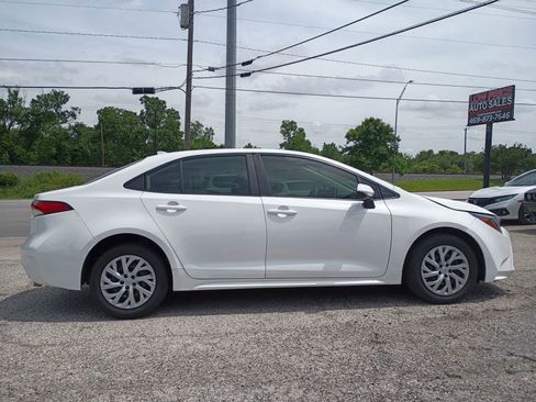 Used 2021 Toyota Corolla LE FWD image 6