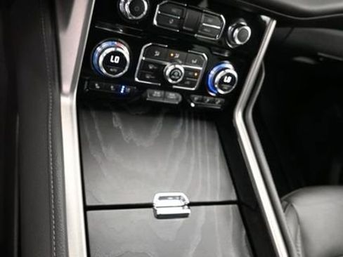 Used 2023 GMC Yukon Denali RWD image 24