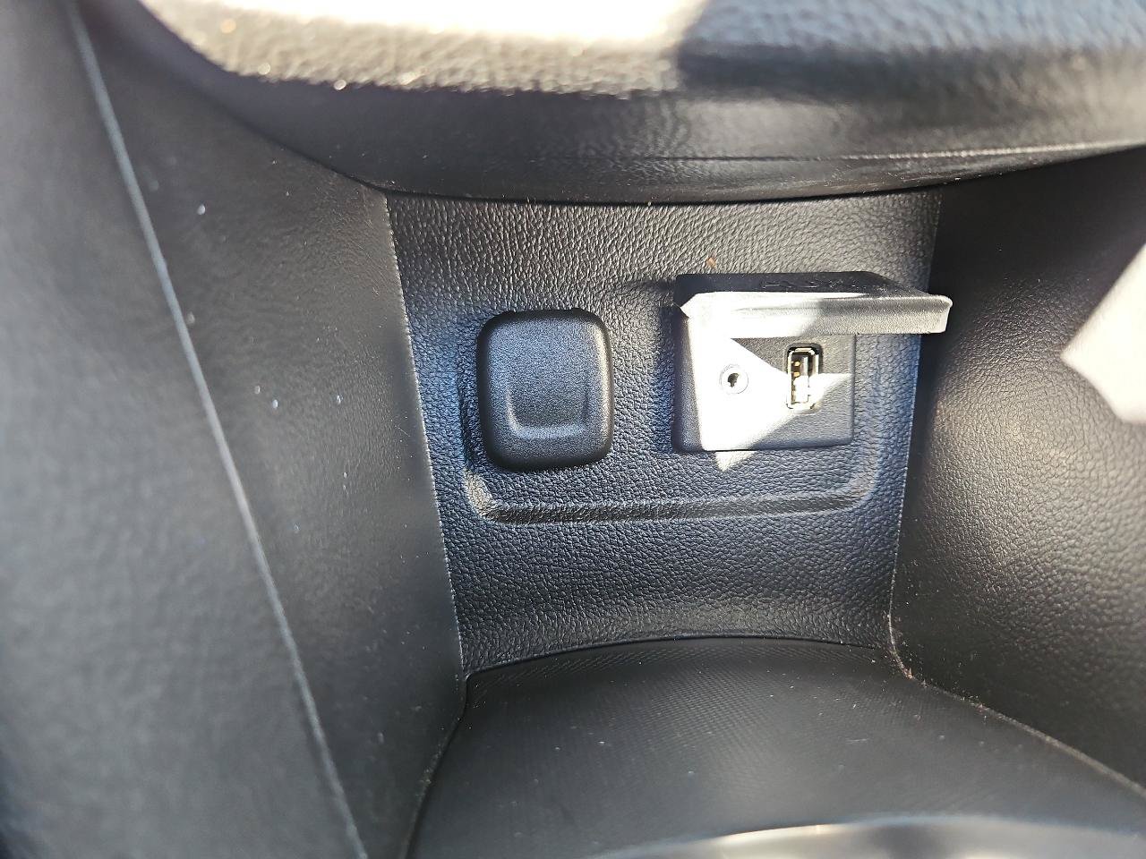 Used 2015 Buick Encore Leather w/ Experience Buick Package FWD image 26