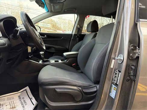 Used 2019 Kia Sorento L image 18