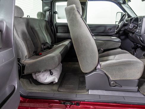 Used 2005 Chevrolet Silverado 3500 LS w/ Heavy-Duty Power Package RWD image 37