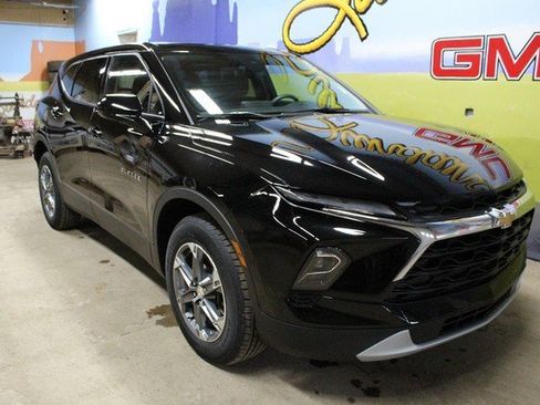 Used 2023 Chevrolet Blazer LT w/ Driver Confidence Package image 3