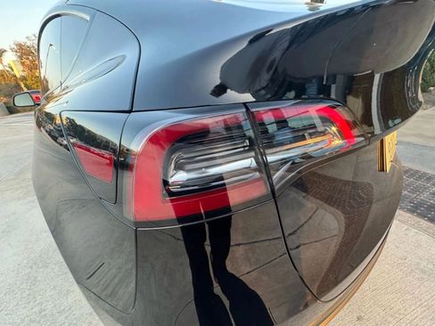 Used 2023 Tesla Model Y Long Range image 39