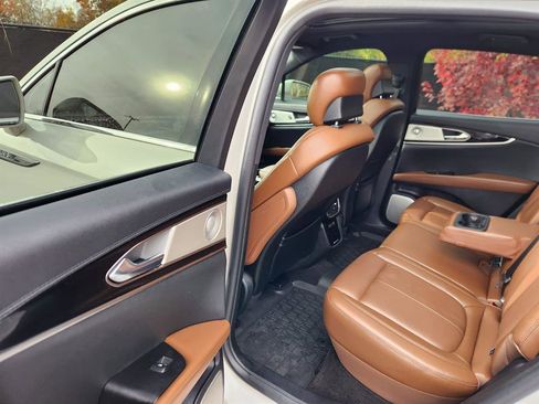 Certified 2021 Lincoln Nautilus Reserve w/ Equipment Group 202A image 23