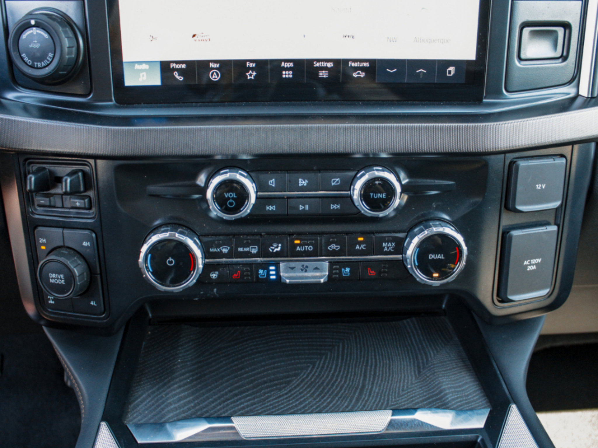 Used 2024 Ford F350 Platinum AWD/4WD image 20