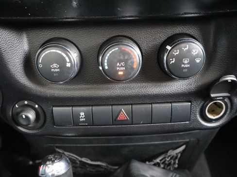 Used 2013 Jeep Wrangler Unlimited Sport AWD/4WD image 33