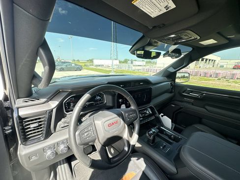 Certified 2024 GMC Sierra 1500 AT4 w/ Technology Package AWD/4WD image 10