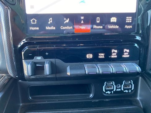 Used 2022 RAM 2500 Limited w/ Night Edition AWD/4WD image 16
