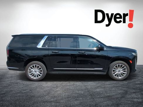 Used 2022 Cadillac Escalade ESV Premium Luxury AWD/4WD image 2