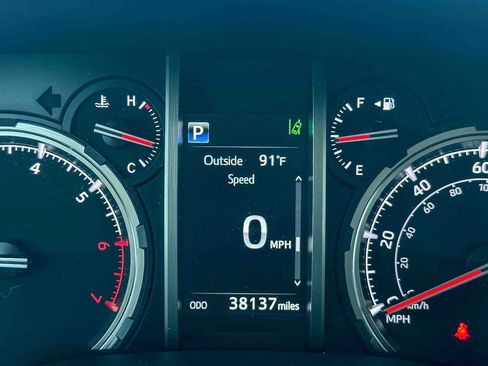 Used 2024 Toyota 4Runner TRD Off-Road Premium AWD/4WD image 25