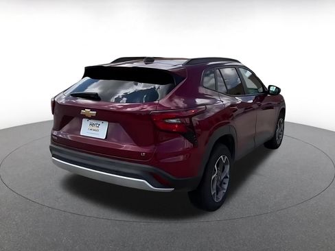 Used 2025 Chevrolet Trax LT FWD image 14