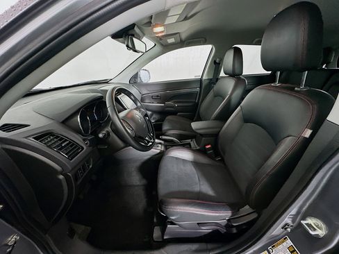 Used 2024 Mitsubishi Outlander Sport SE image 13