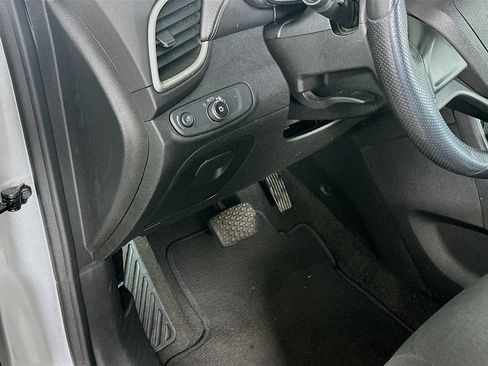Used 2020 Chevrolet Trax LS FWD image 16
