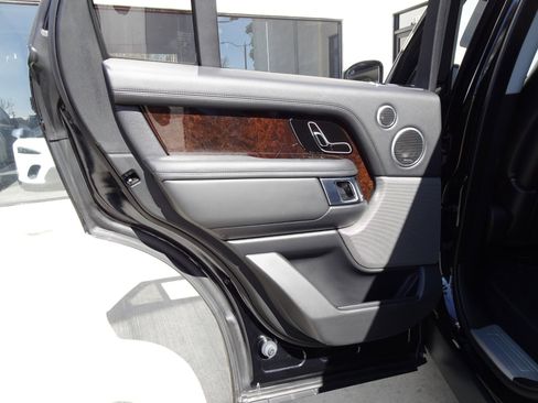 Used 2020 Land Rover Range Rover HSE image 14