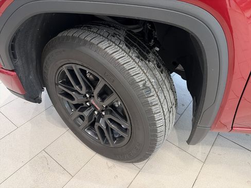 Used 2024 GMC Sierra 1500 Elevation image 17