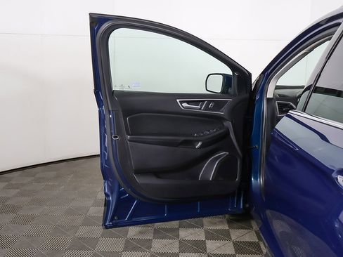 Used 2020 Ford Edge SEL w/ Convenience Package image 17