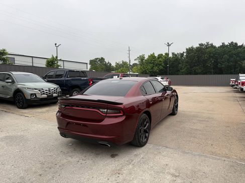 Used 2021 Dodge Charger SXT w/ Blacktop Package RWD image 5