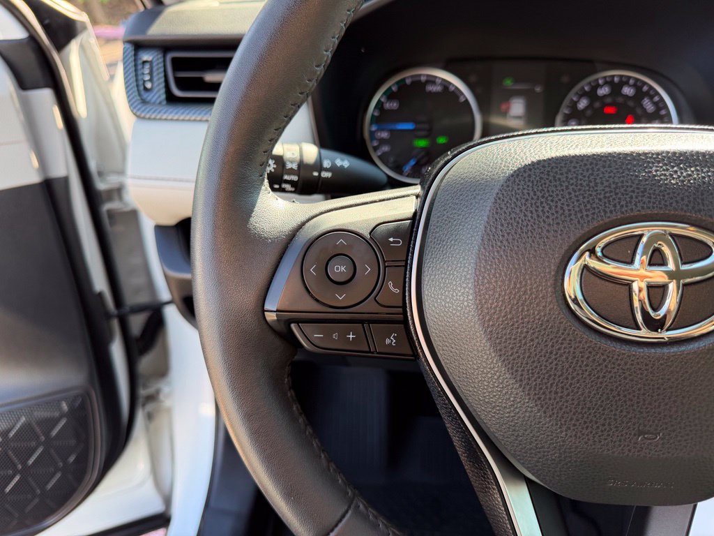 Used 2020 Toyota RAV4 XLE w/ XLE Grade Weather Package AWD/4WD image 17