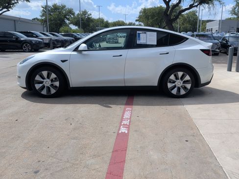 Used 2021 Tesla Model Y Long Range AWD/4WD image 7