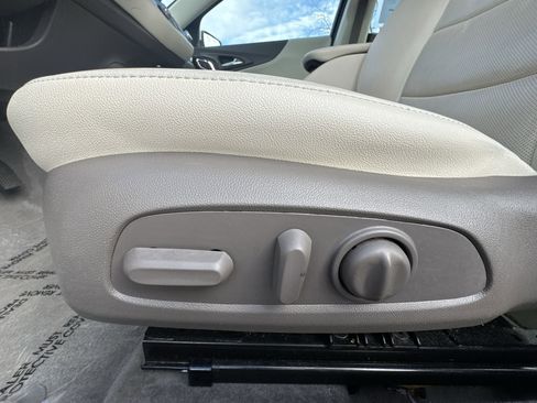 Used 2024 Chevrolet Malibu LT image 12